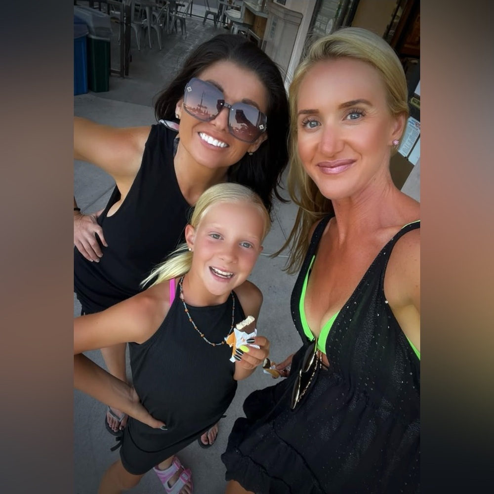 Flyer, show information and times 💗⭐️🤍 - Picture 8 of 9